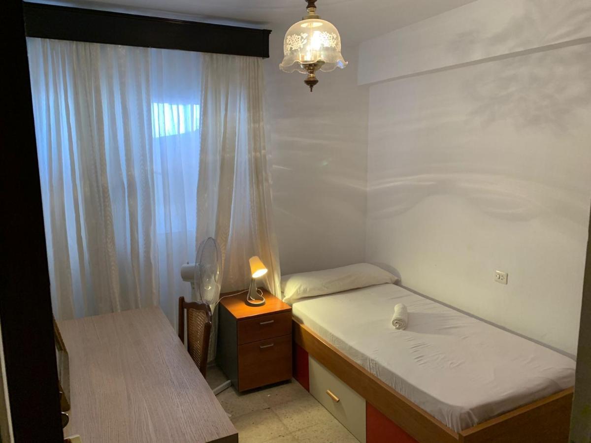 Homestay Individual En La Victoria Malaga